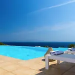 Lia Estate Villa *